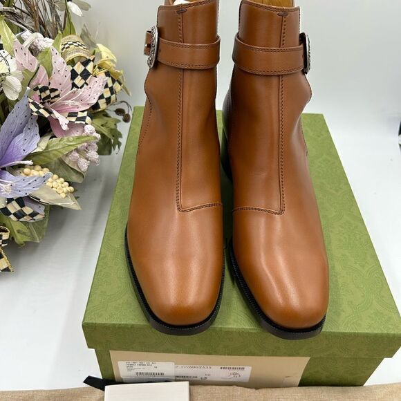 Men’s Gucci, leather ankle boots with buckle size 9 made in  Italy main image 6
